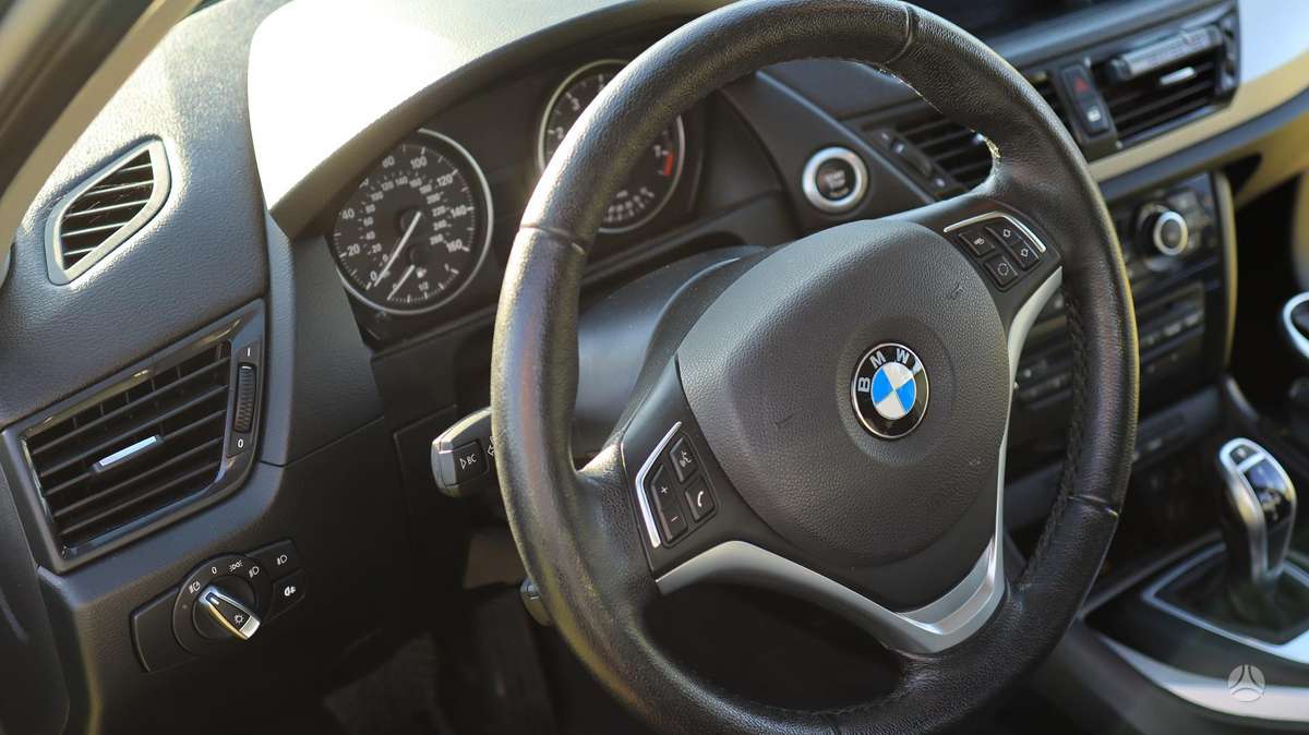 BMW X1, 2.0 l., hatchback