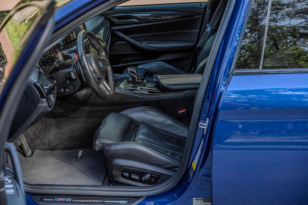 BMW M5, 4.4 l., Седан