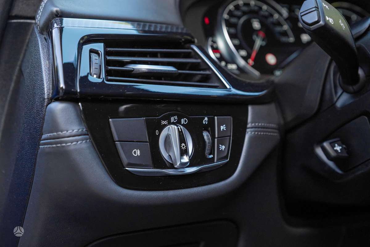 BMW M5, 4.4 l., Седан