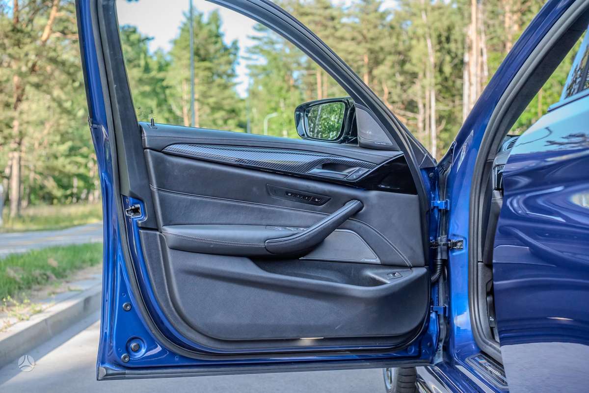 BMW M5, 4.4 l., Седан