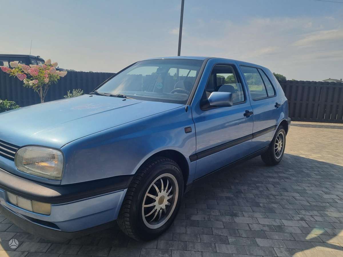 Volkswagen Golf - 3