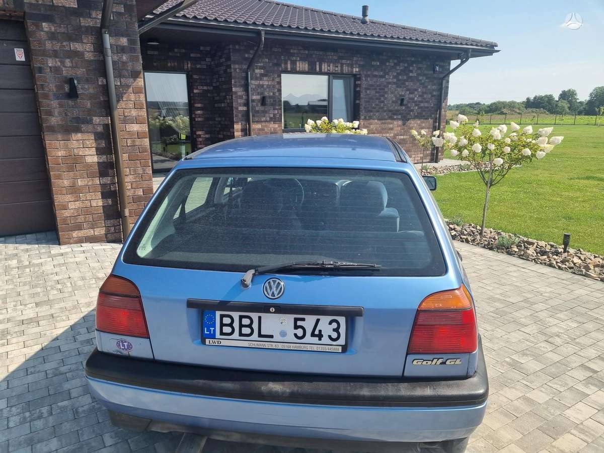 Volkswagen Golf - 6
