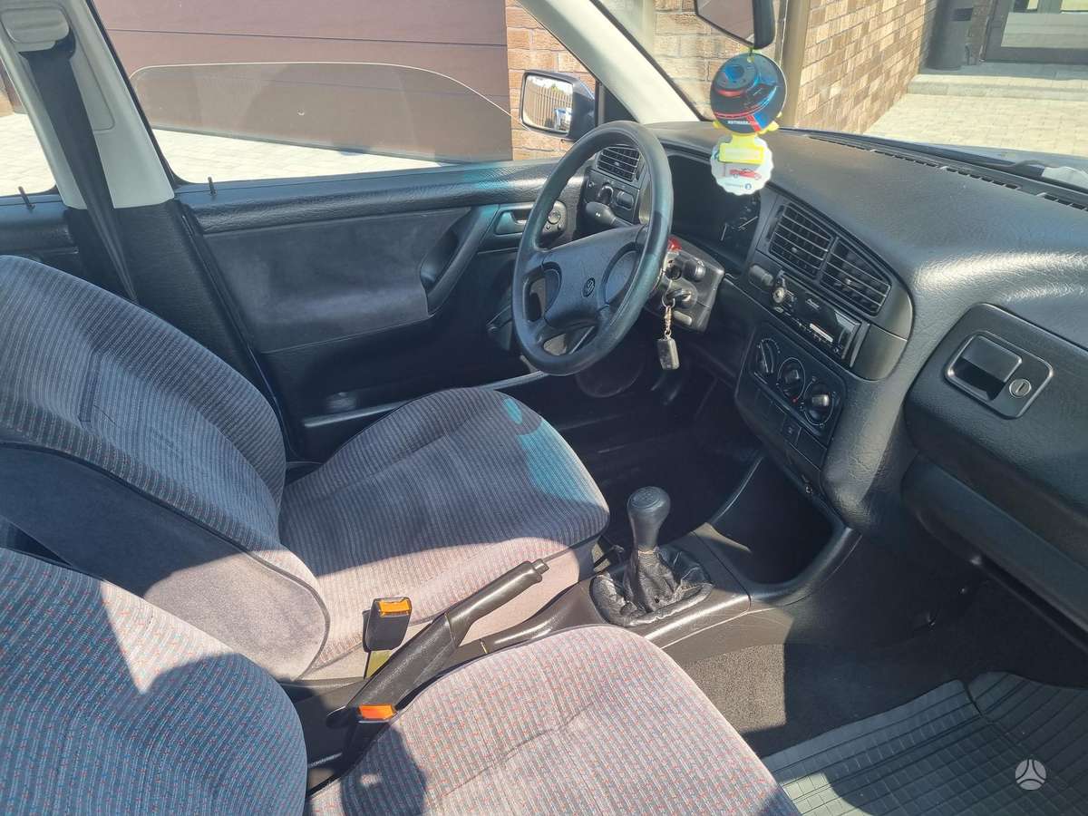 Volkswagen Golf - 7