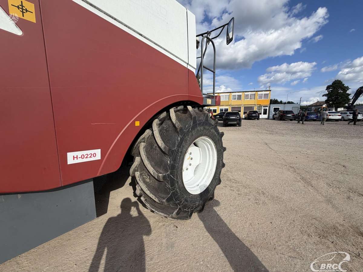 Rostselmash Acros 580, combine harvesters