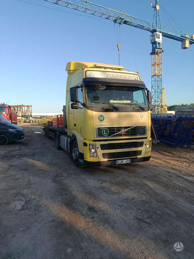 Volvo FH, double sleeper