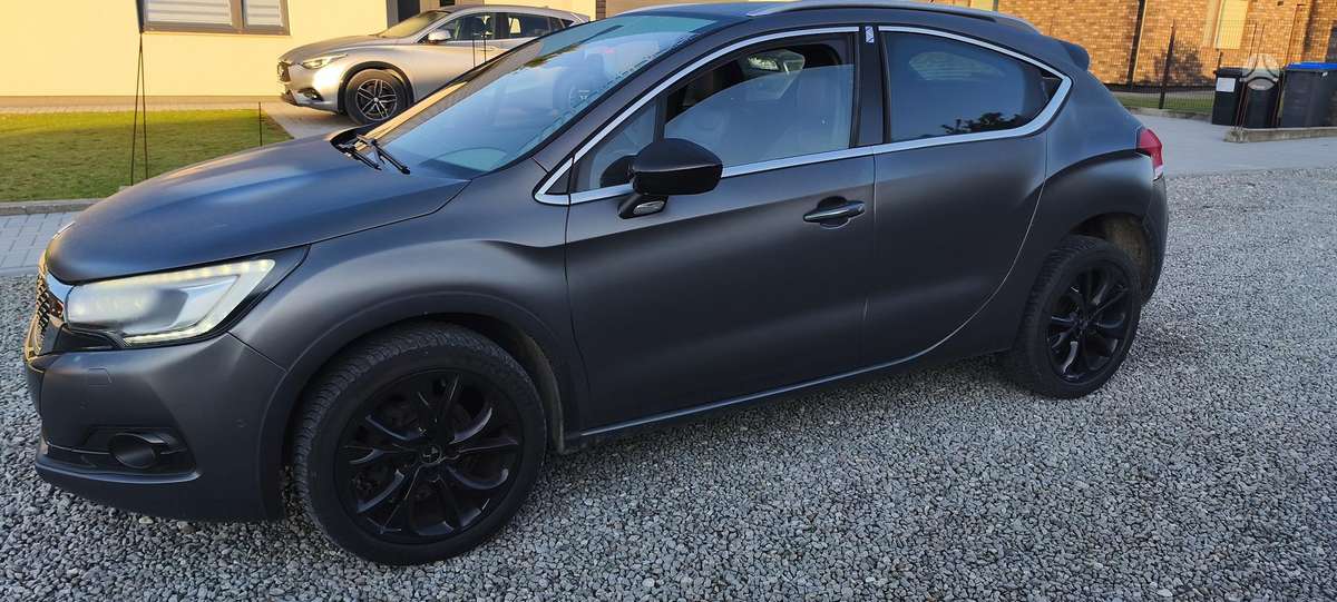 Citroen DS4, 1.2 l., hatchback