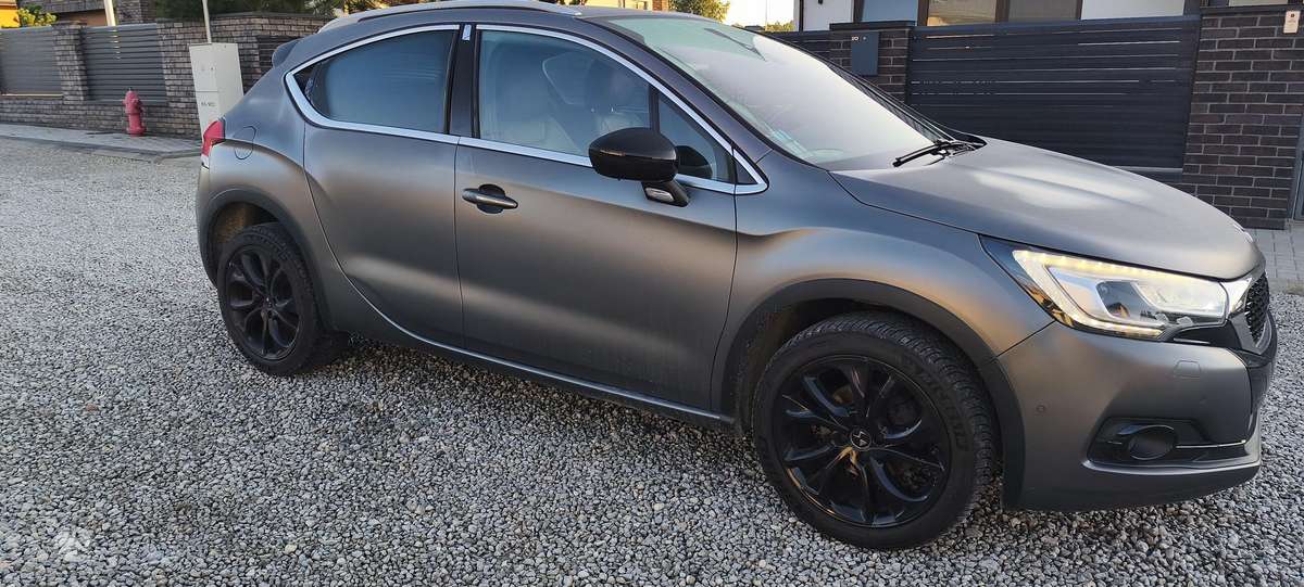 Citroen DS4, 1.2 l., hatchback