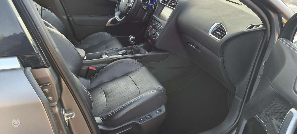 Citroen DS4, 1.2 l., Хэтчбек