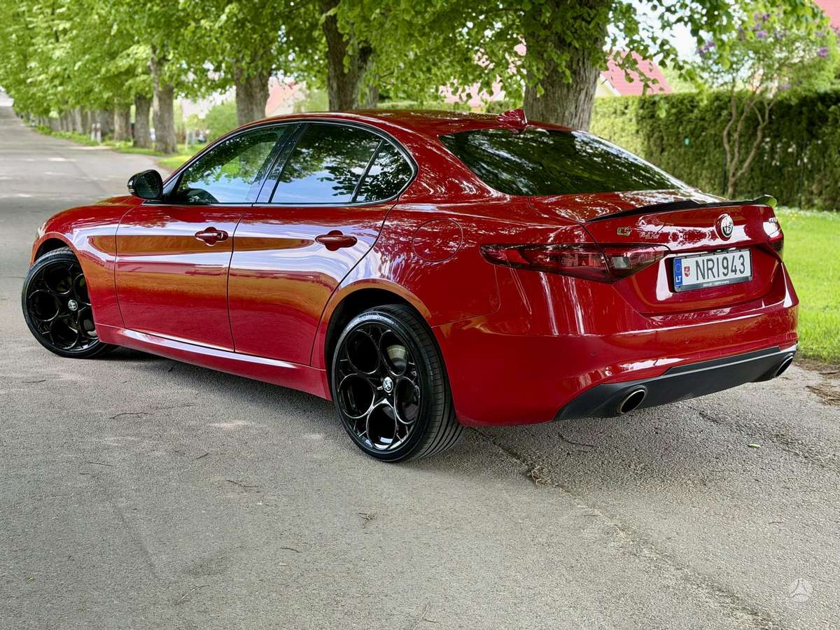 Alfa Romeo Giulia, 2.0 l., Седан