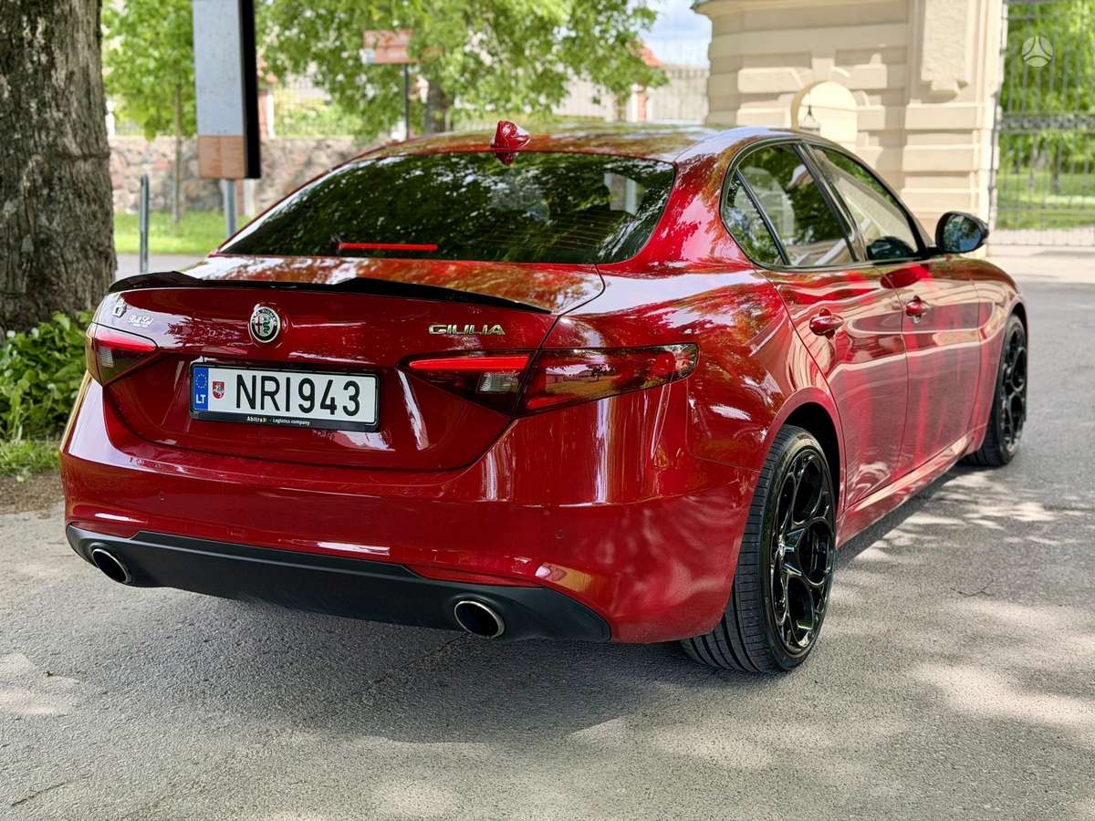 Alfa Romeo Giulia, 2.0 l., Седан