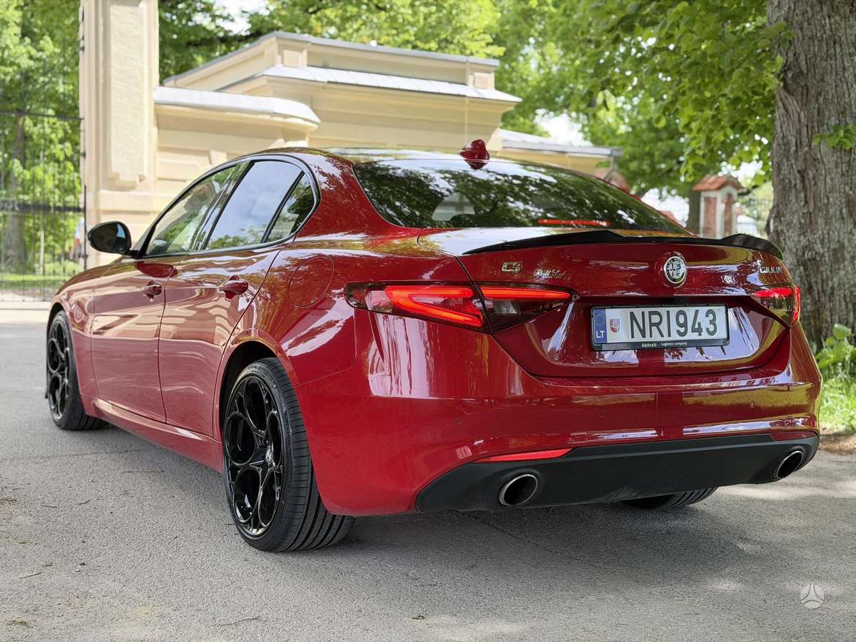 Alfa Romeo Giulia, 2.0 l., Седан