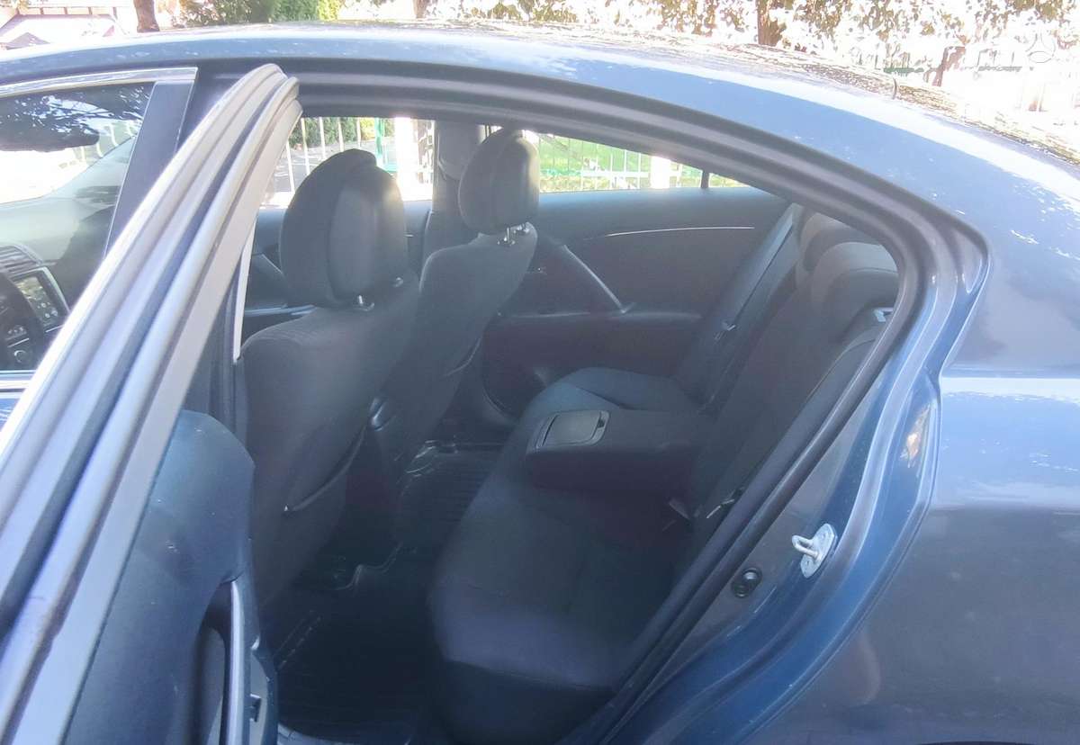 Toyota Avensis - 2
