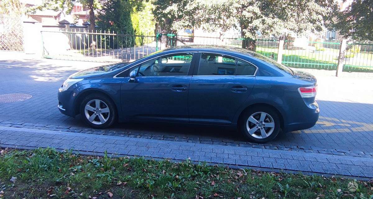 Toyota Avensis - 4