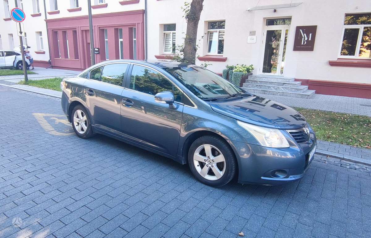 Toyota Avensis - 5