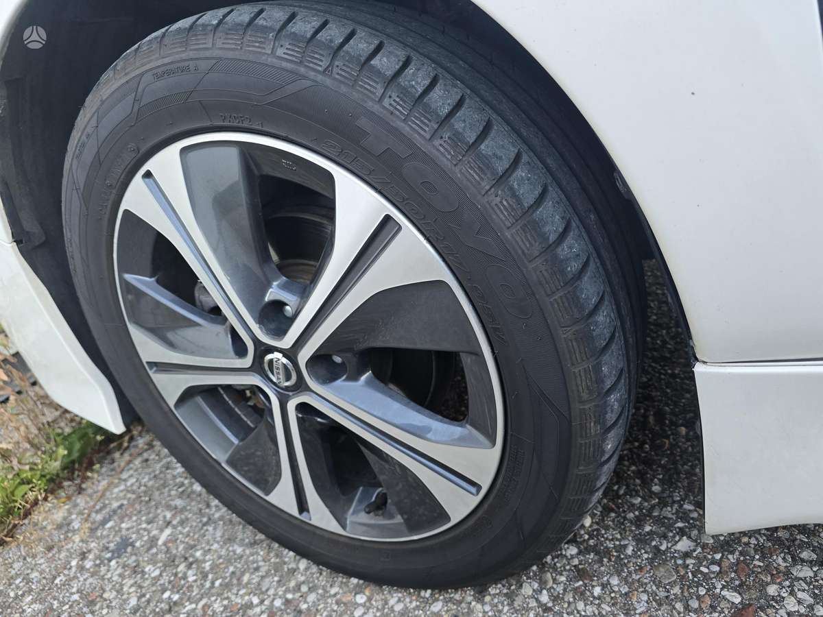 Nissan Leaf, 40 kWh, hatchback