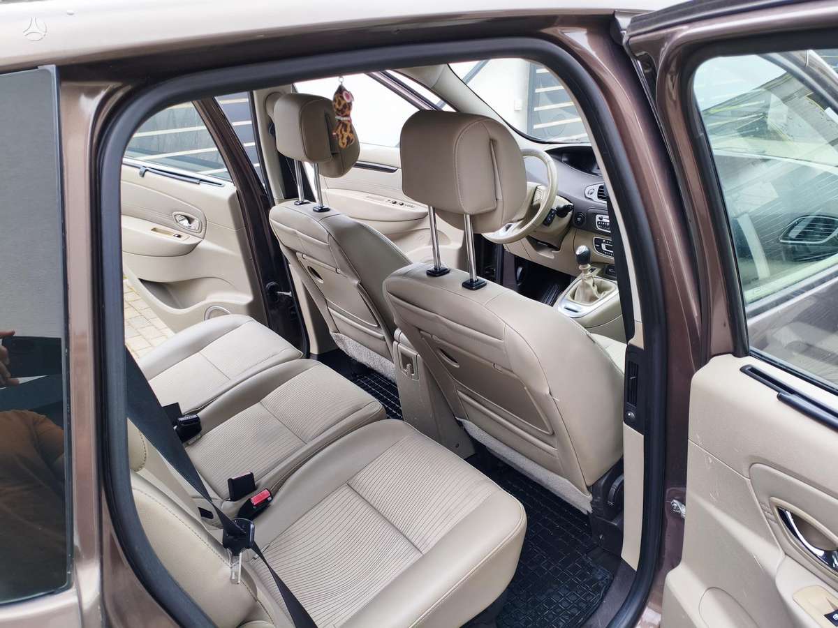Renault Scenic - 8