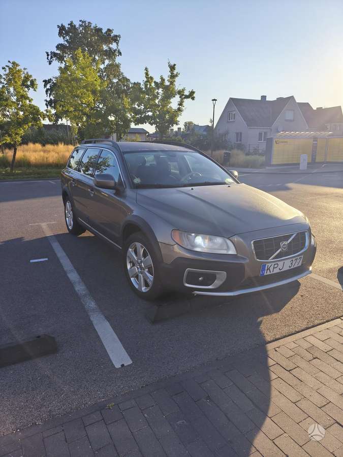 Volvo XC70 - 2