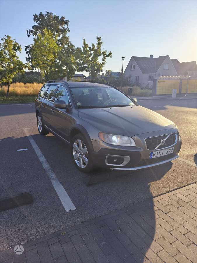 Volvo XC70, 2.4 l., wagon