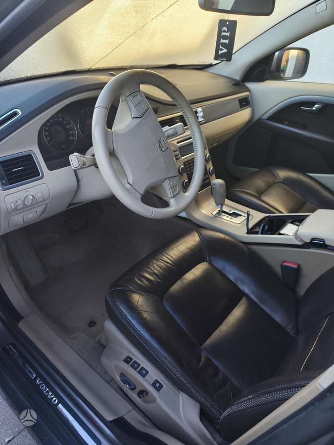 Volvo XC70, 2.4 l., wagon