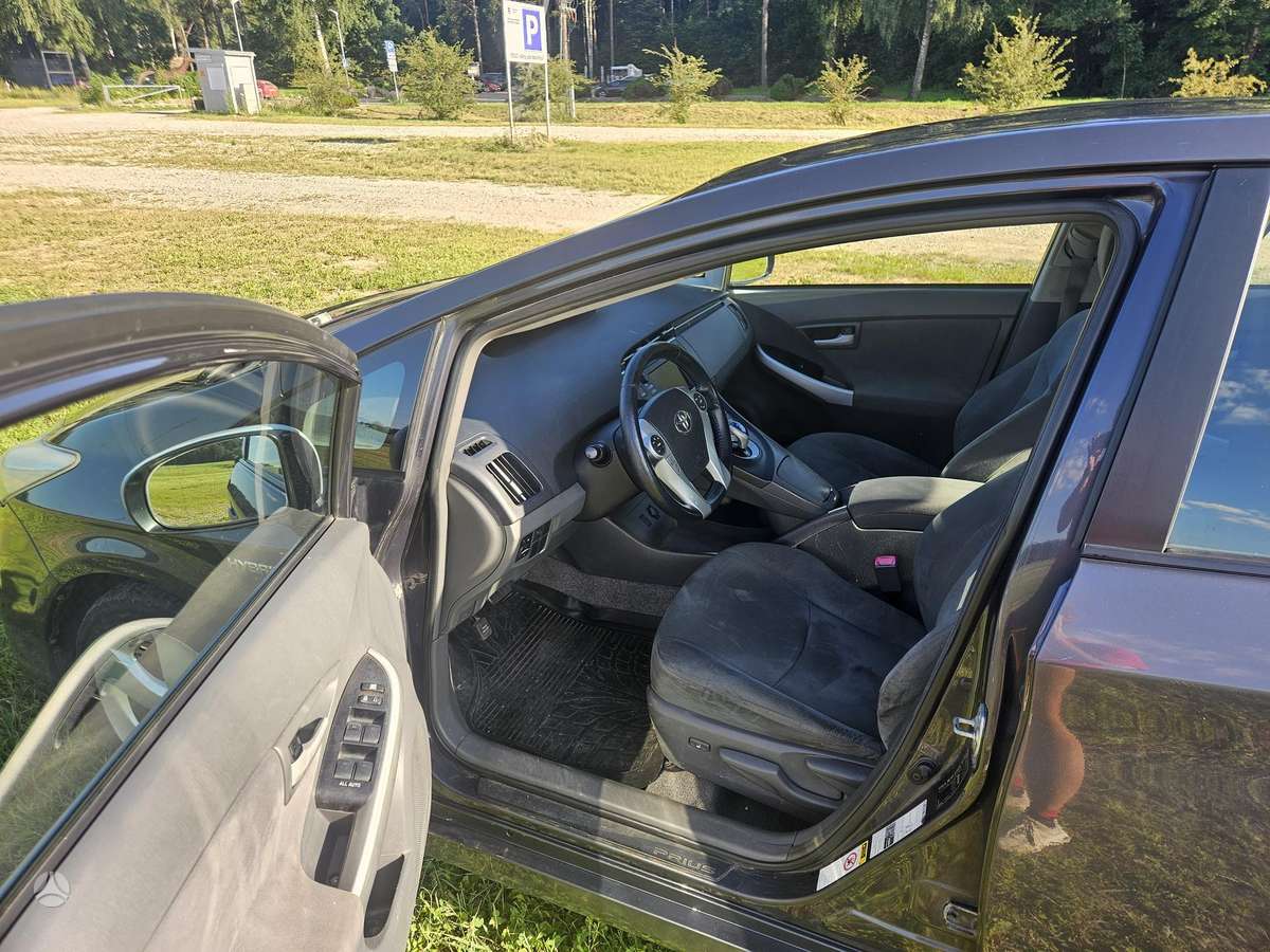 Toyota Prius - 9