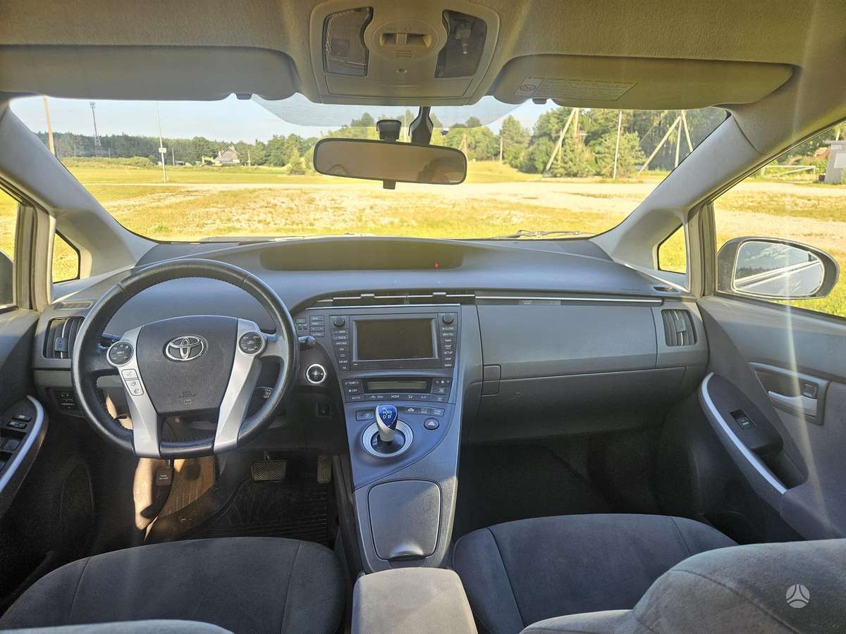 Toyota Prius - 10