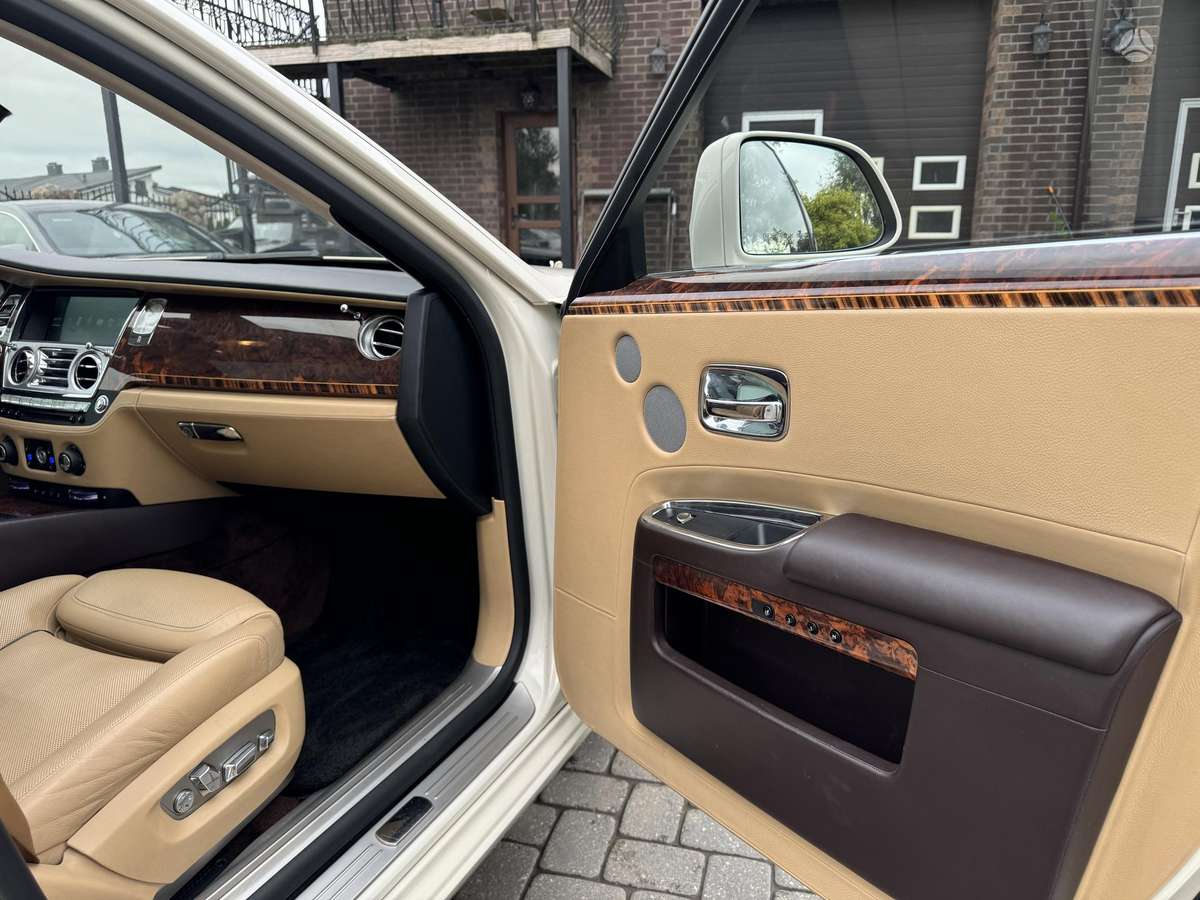 Rolls-Royce Ghost, 6.6 l., Седан