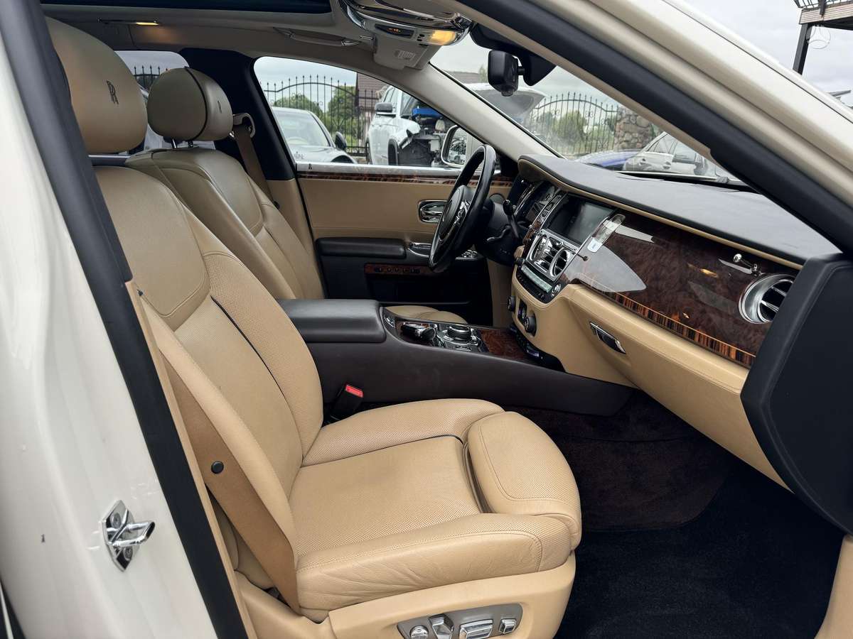 Rolls-Royce Ghost, 6.6 l., Седан