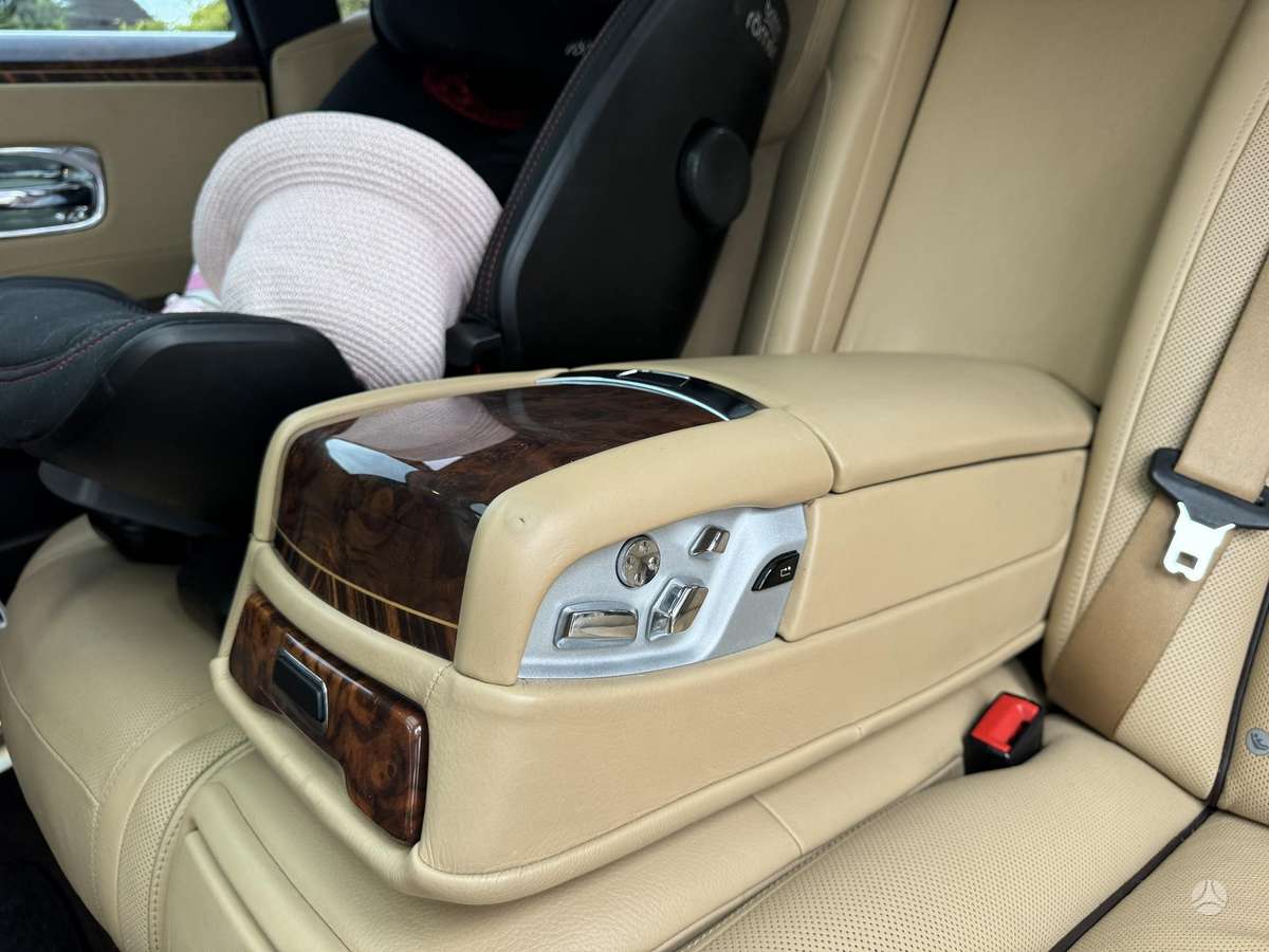 Rolls-Royce Ghost, 6.6 l., Седан
