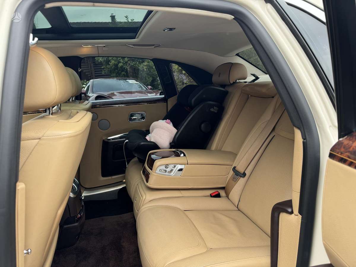 Rolls-Royce Ghost, 6.6 l., Седан