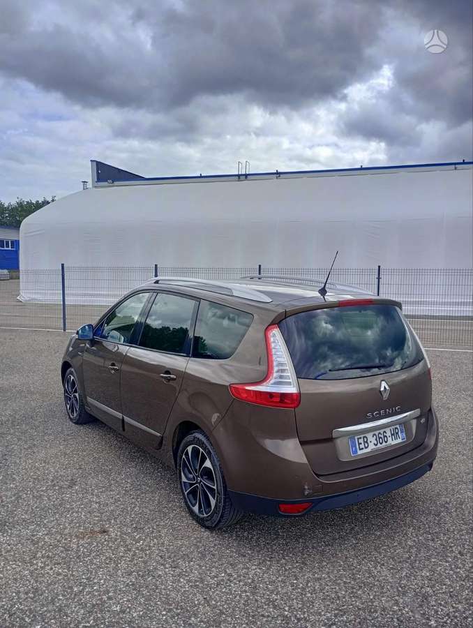 Renault Grand Scenic - 8