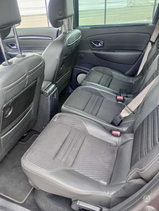 Renault Grand Scenic - 12