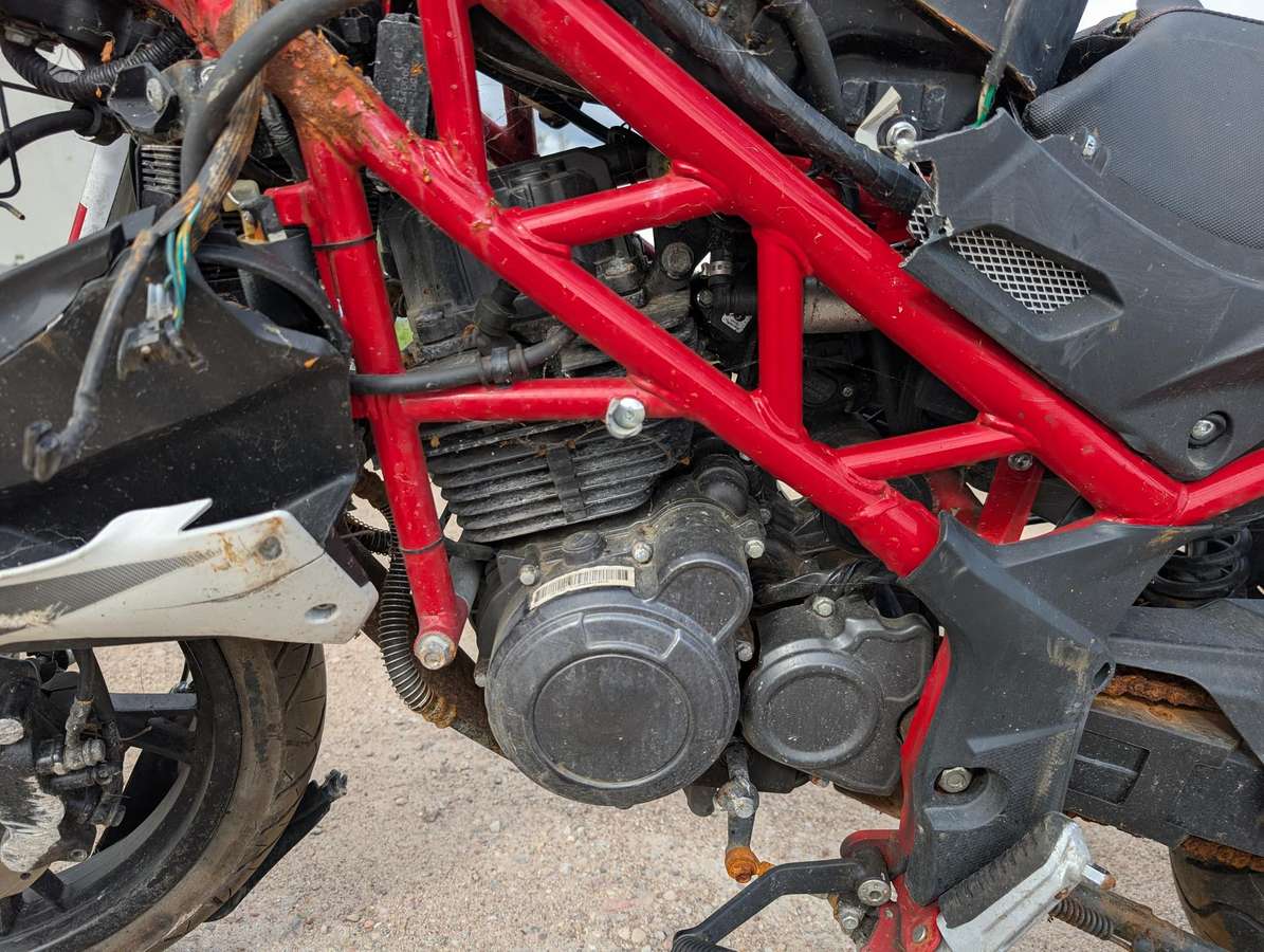 Benelli BN-125, street / classic