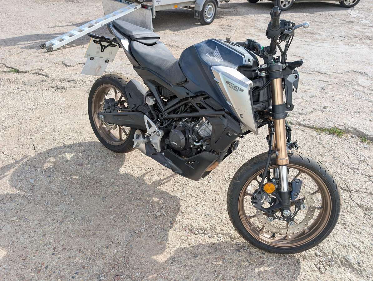Honda CB, street / classic