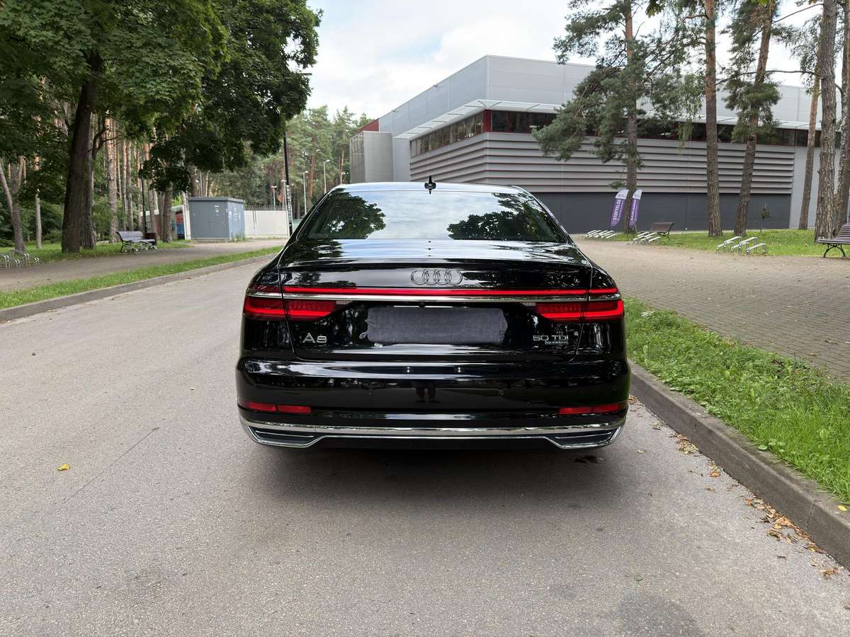 Audi A8, 3.0 l., Седан