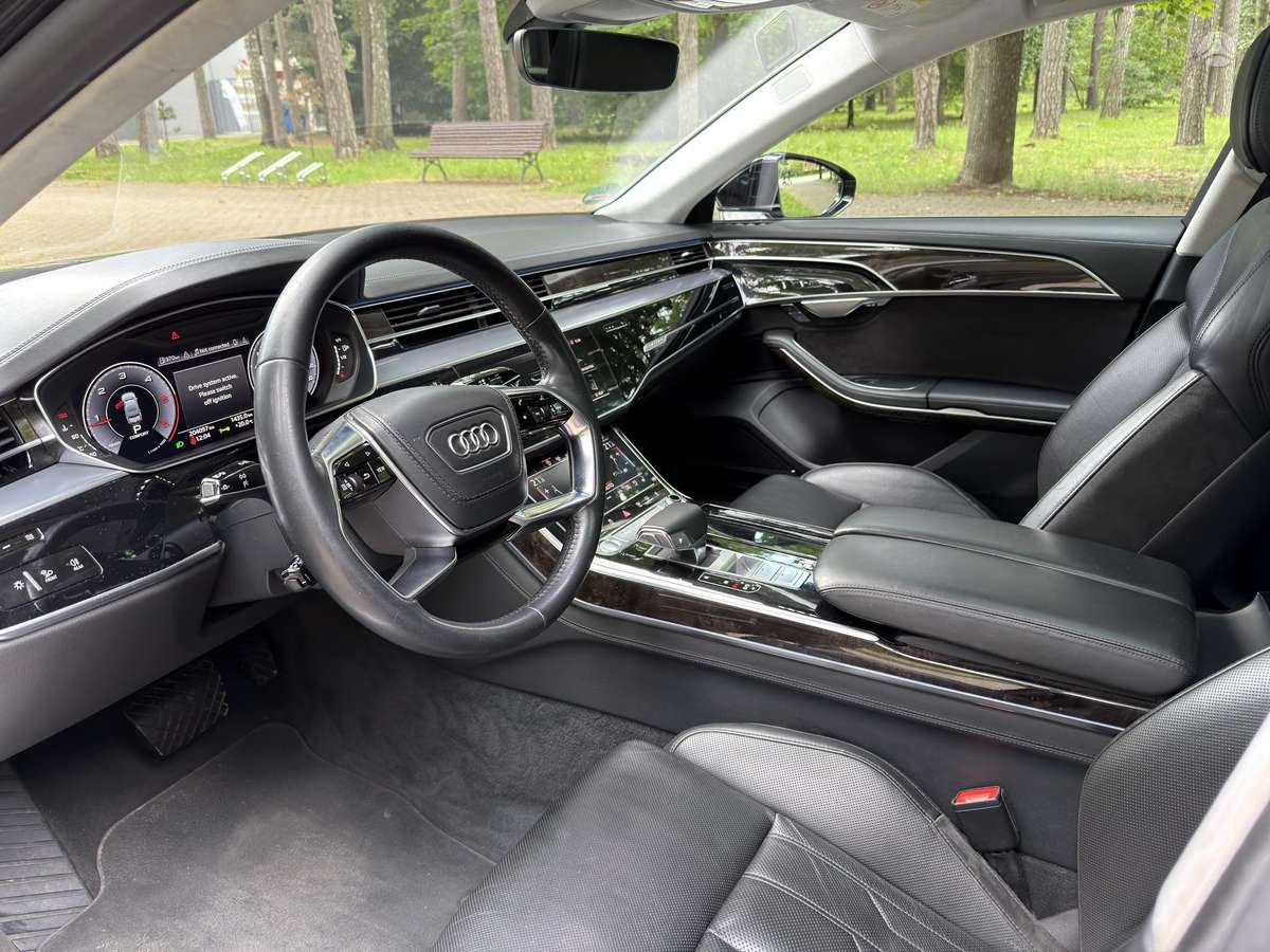 Audi A8, 3.0 l., Седан