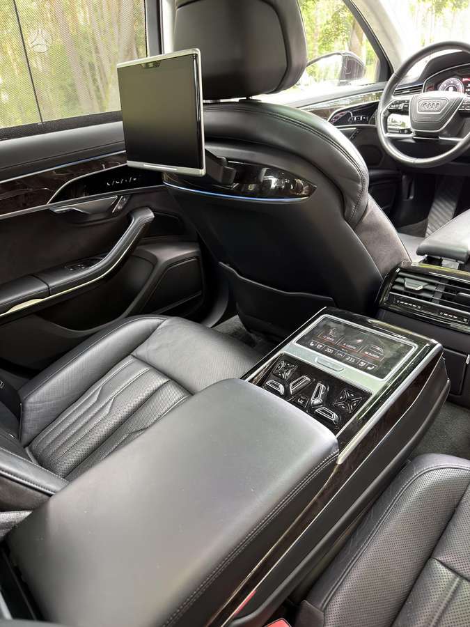 Audi A8, 3.0 l., Седан
