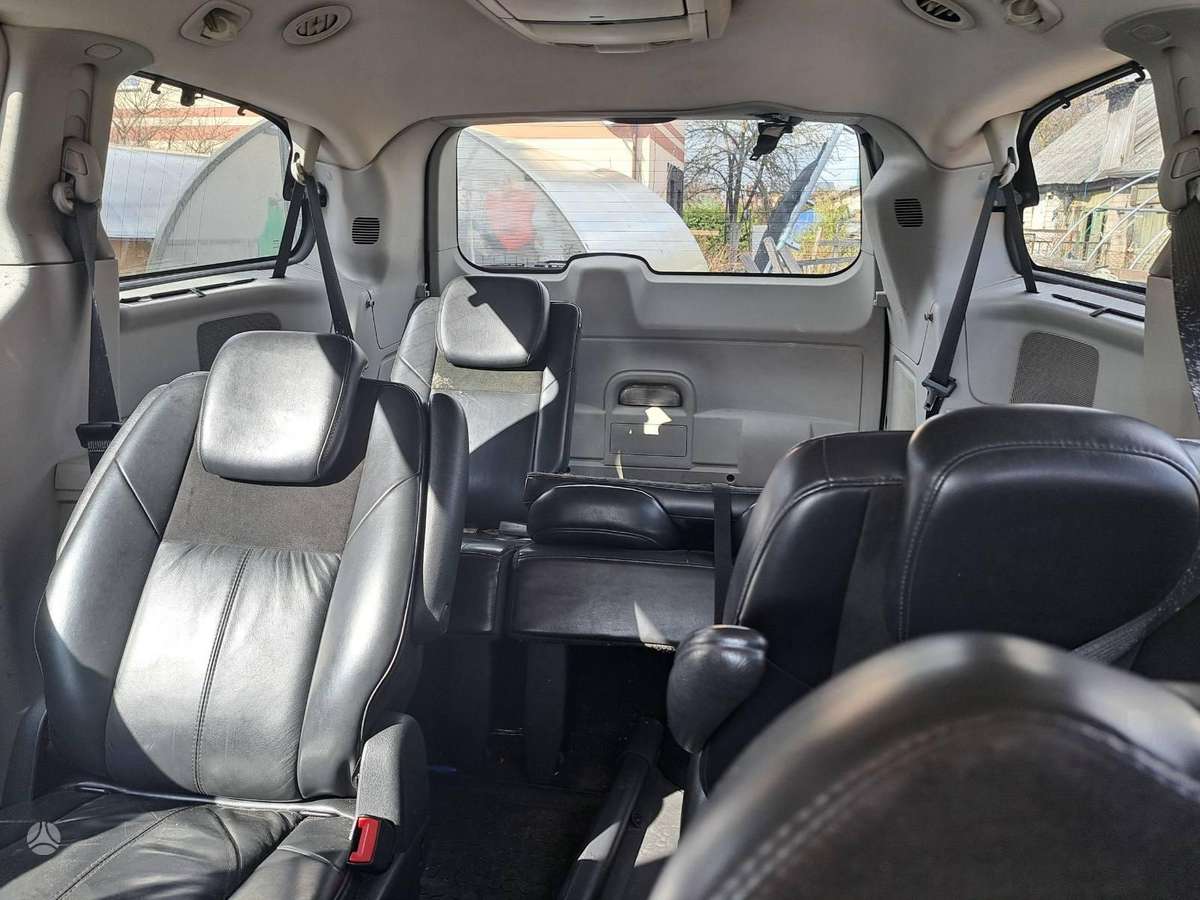 Chrysler Grand Voyager dalimis