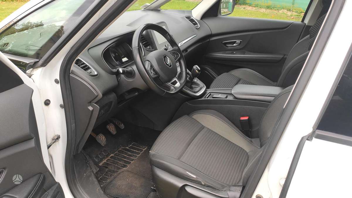 Renault Grand Scenic - 6