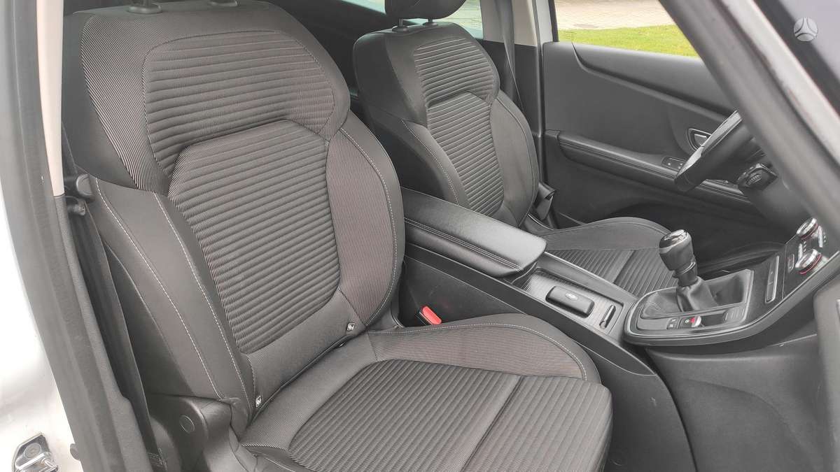Renault Grand Scenic - 10