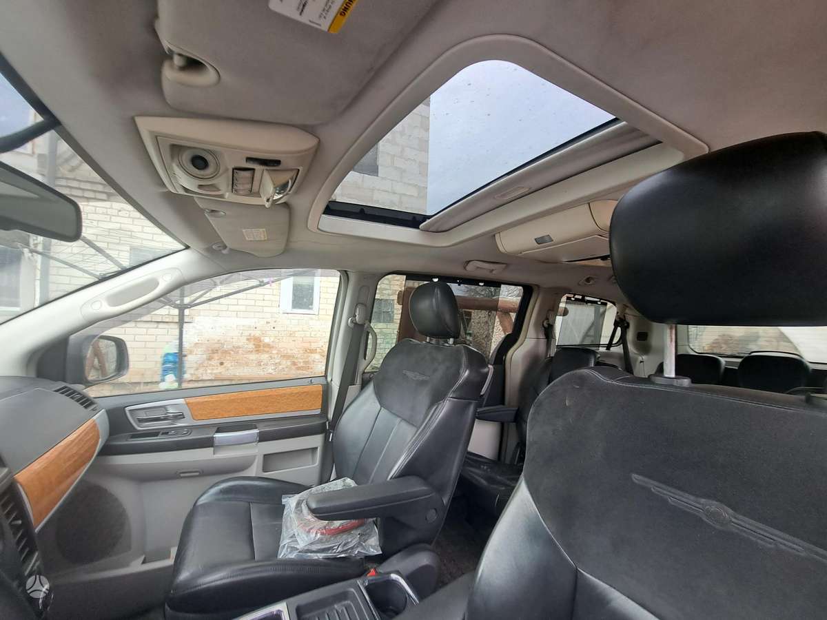 Chrysler Grand Voyager dalimis