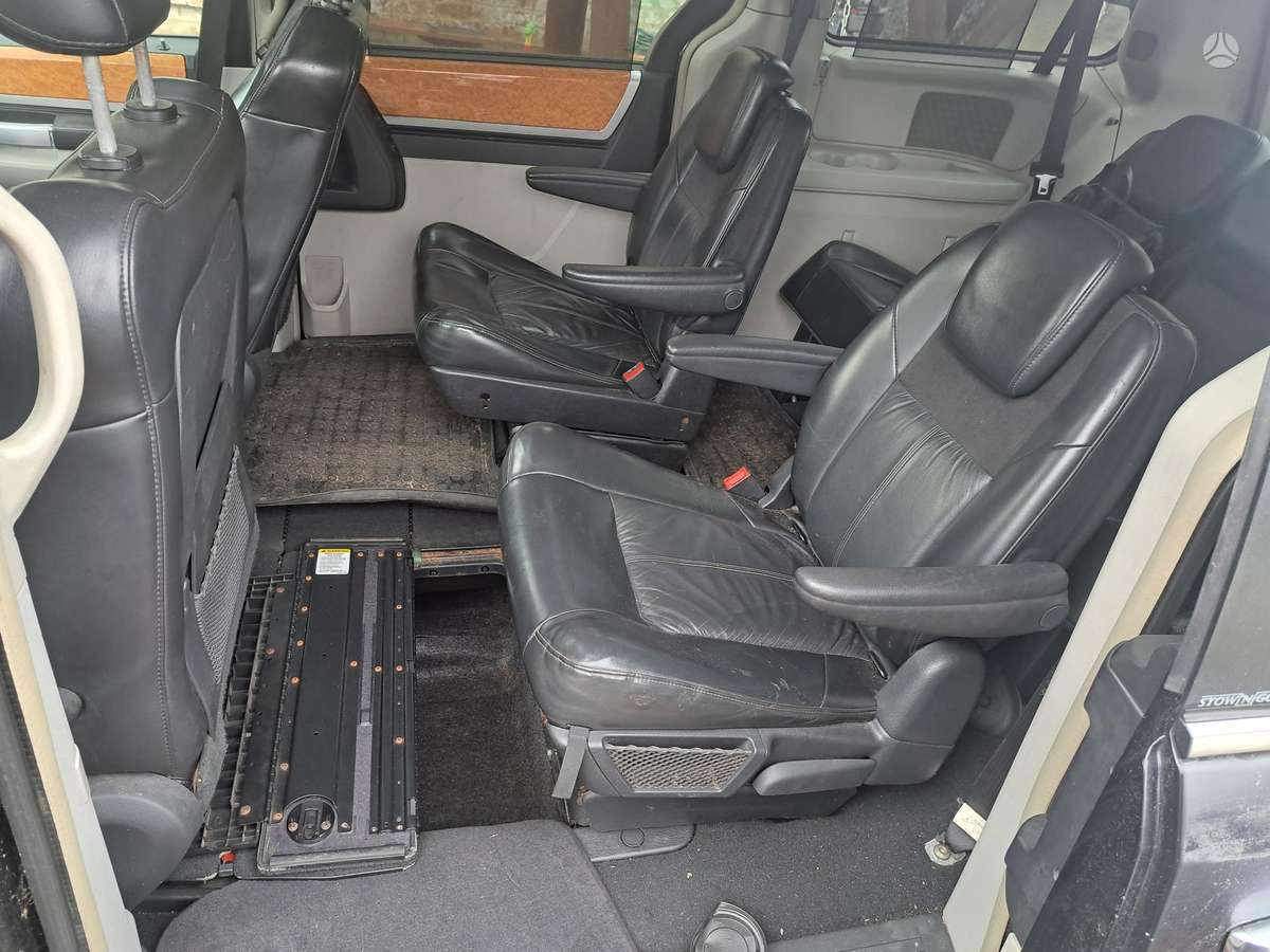 Chrysler Grand Voyager dalimis