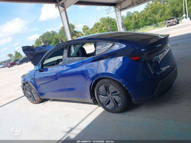 Tesla Model Y, off-road / crossover