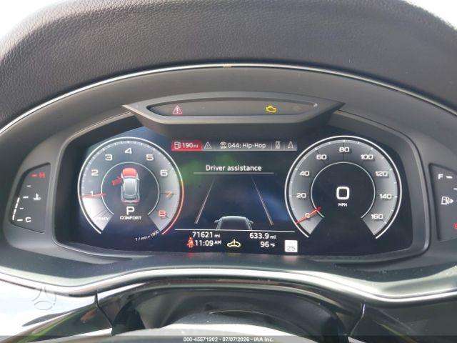 Audi Q8, off-road / crossover
