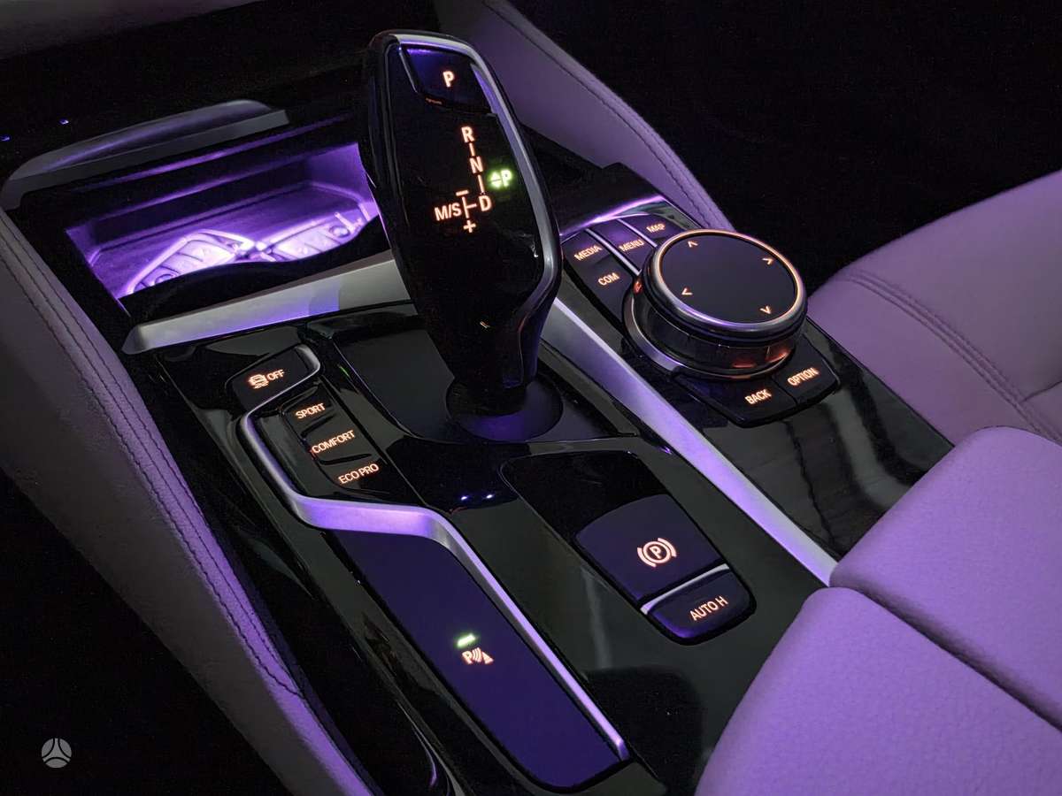 BMW 520, 2.0 l., Седан