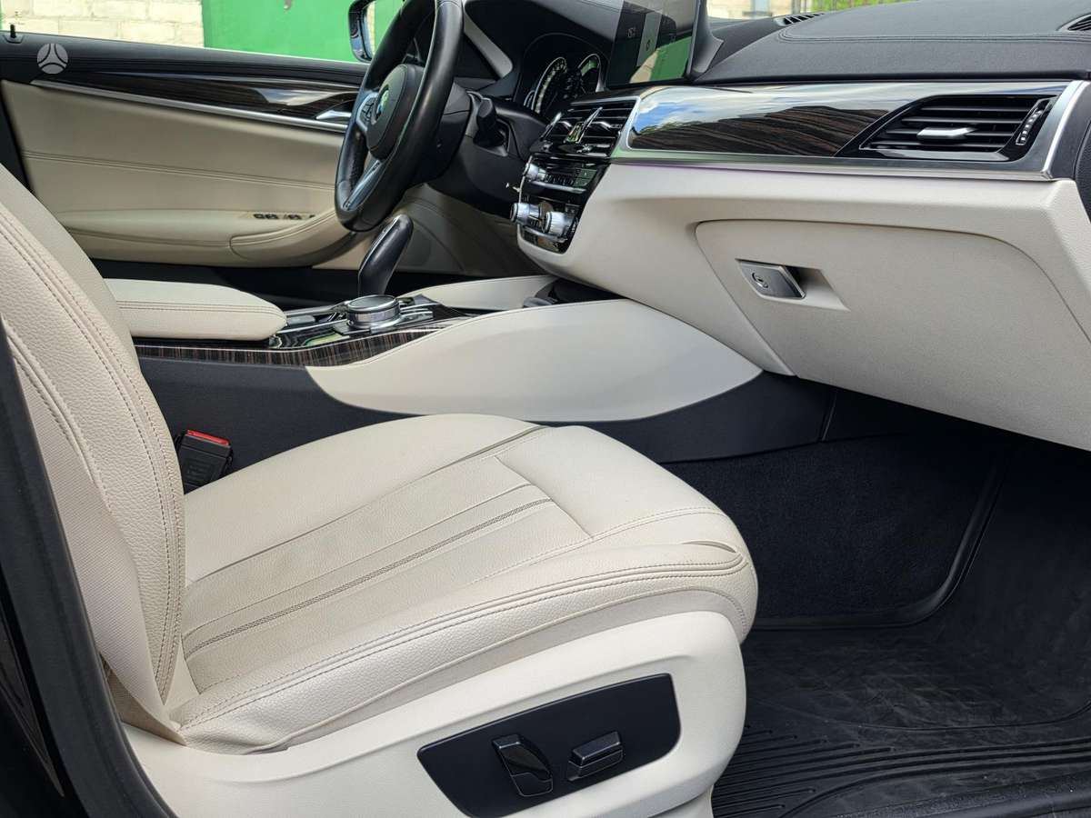 BMW 520, 2.0 l., Седан