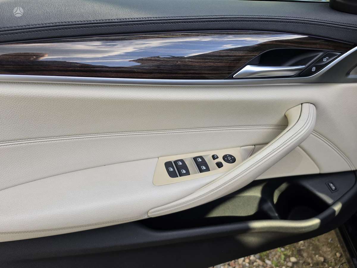 BMW 520, 2.0 l., Седан