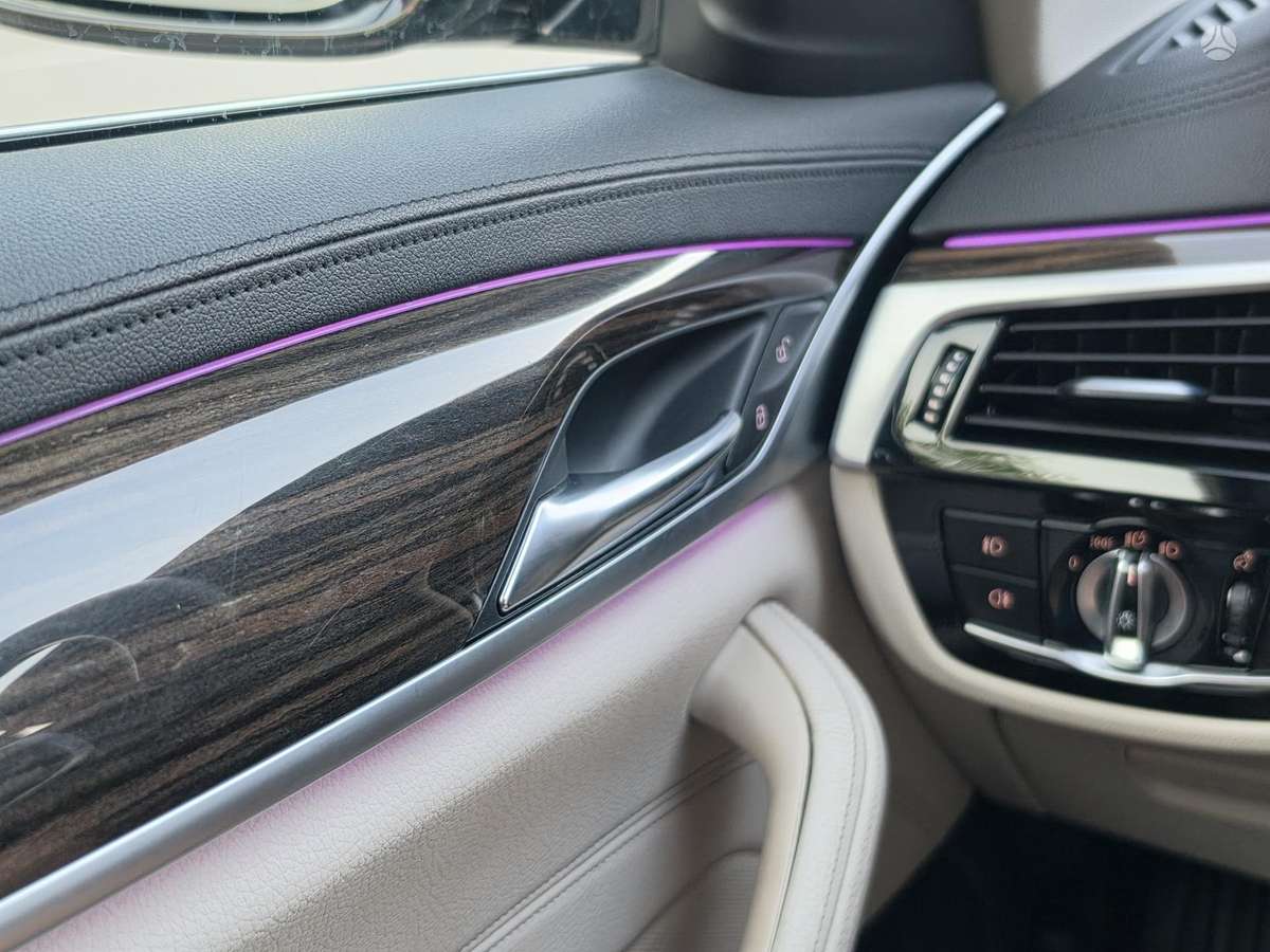 BMW 520, 2.0 l., Седан