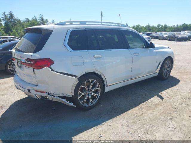 BMW X7, off-road / crossover