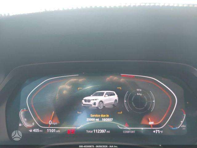 BMW X7, off-road / crossover