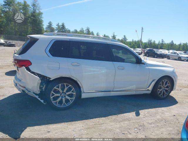 BMW X7, off-road / crossover